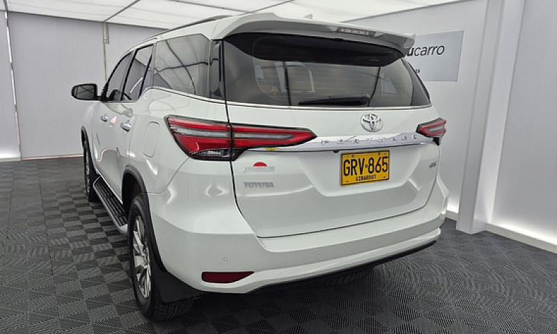 Toyota Fortuner 2.7L...