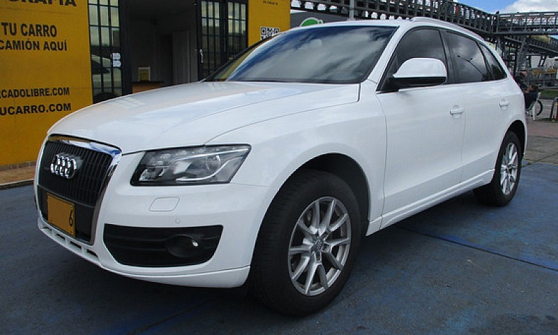 Audi Q5 Luxury 4X4 2...