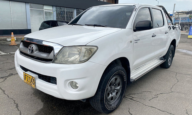Toyota Hilux 2.5 Mt...