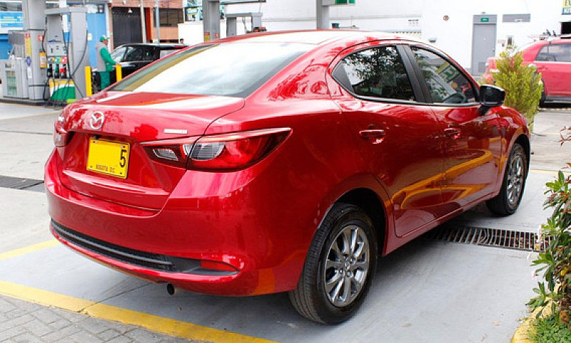 Mazda 2 Touring Seda...