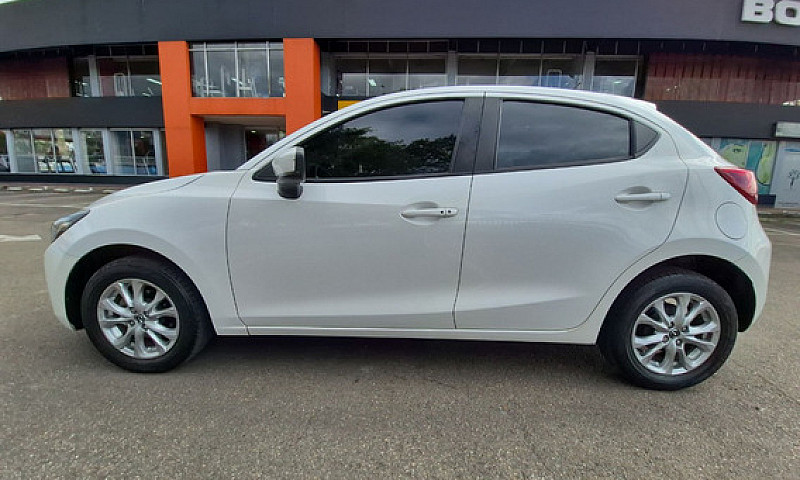 Mazda 2 1.5 Touring...