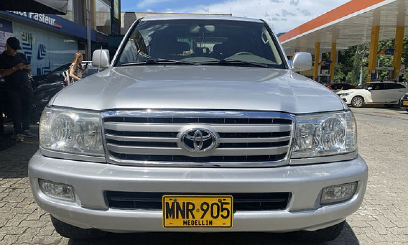 Toyota Land Cruiser ...