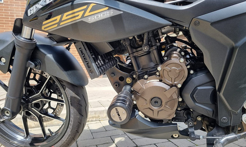 Suzuki Gixxer 250 - ...
