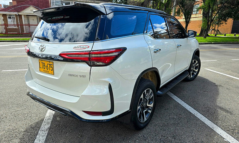 Toyota Fortuner Srx ...