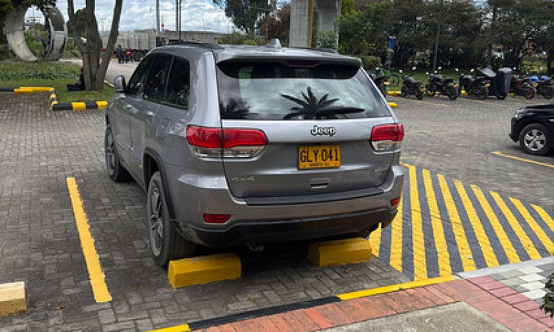 Jeep Grand Cherokee ...