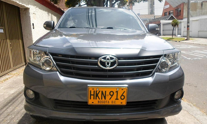 Toyota Fortuner Sr5 ...