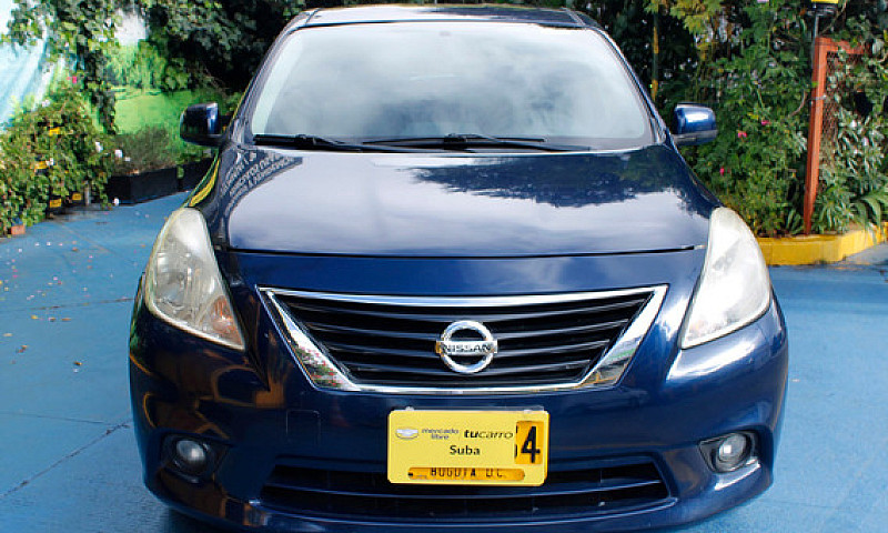 Nissan Versa 1.6 Adv...