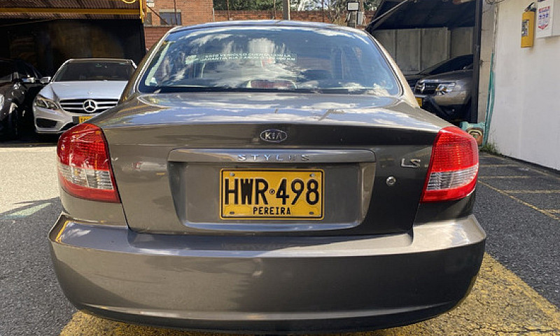 Kia Rio 1.5 Stylus M...