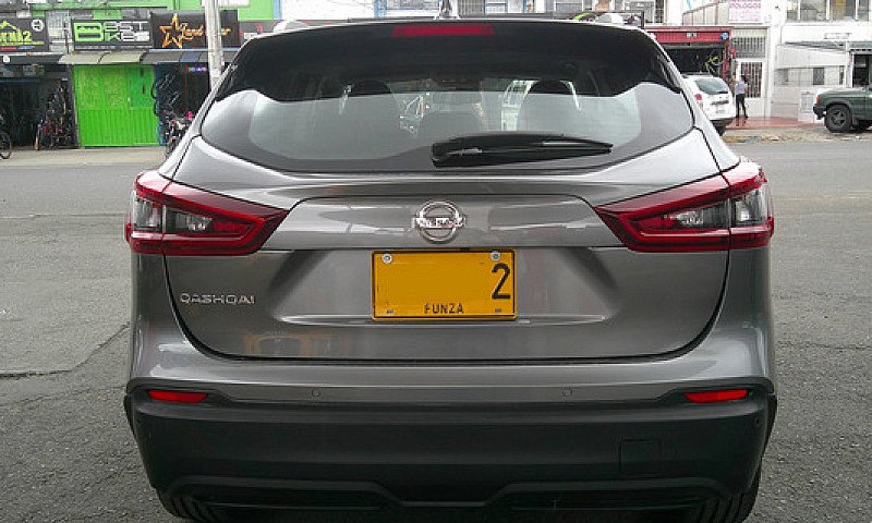 Nissan Qashqai 2.0 E...