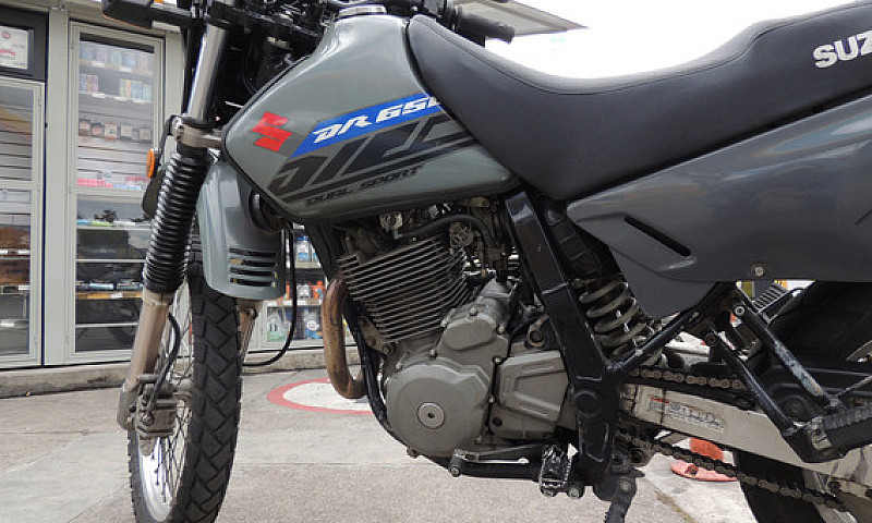 Suzuki Dr 650...