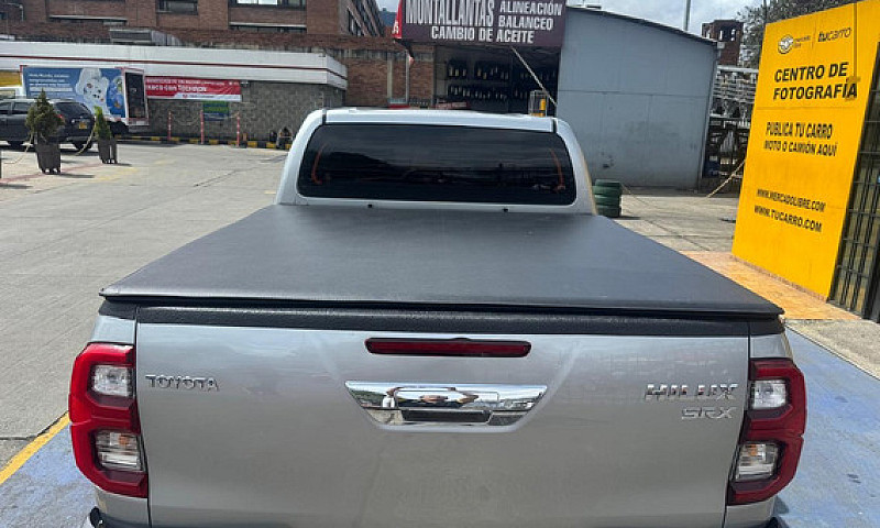 Toyota Hilux Srx 2.8...