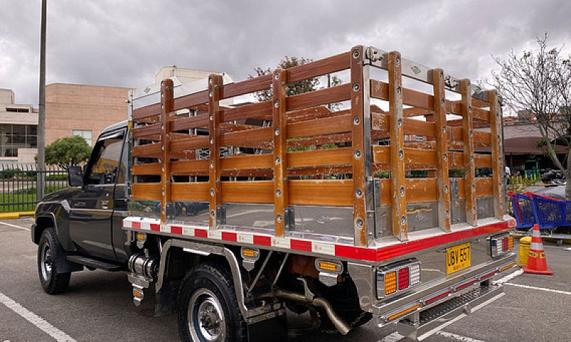 Toyota Land Cruiser ...