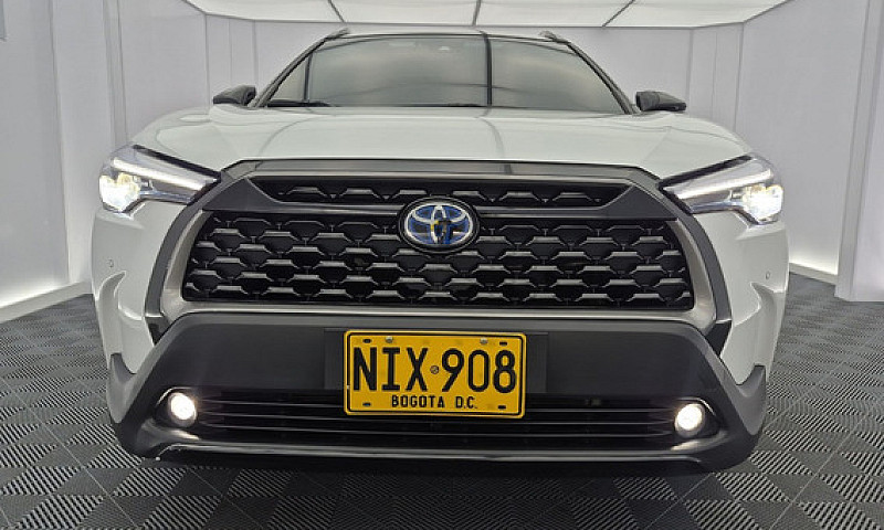 Toyota Corolla Cross...