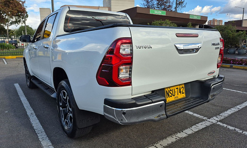Toyota Hilux 2.8 Srx...