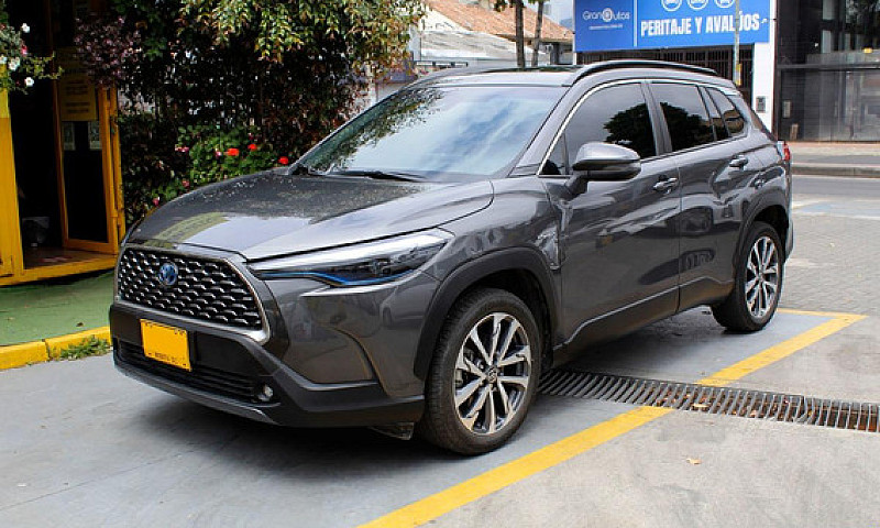 Toyota Corolla Cross...