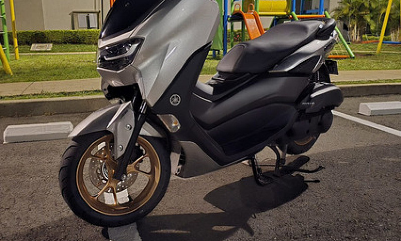 Yamaha N-Max Connect...