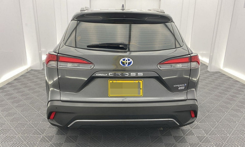 Toyota Corolla Cross...