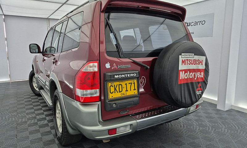 Mitsubishi Montero 3...