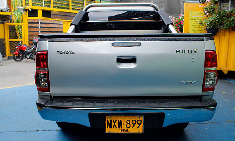 Toyota Hilux Vigo D4...