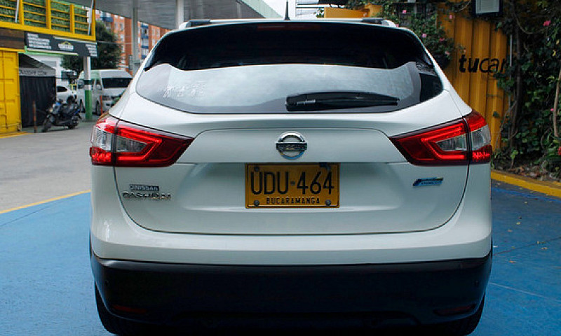 Nissan Qashqai 2.0 E...