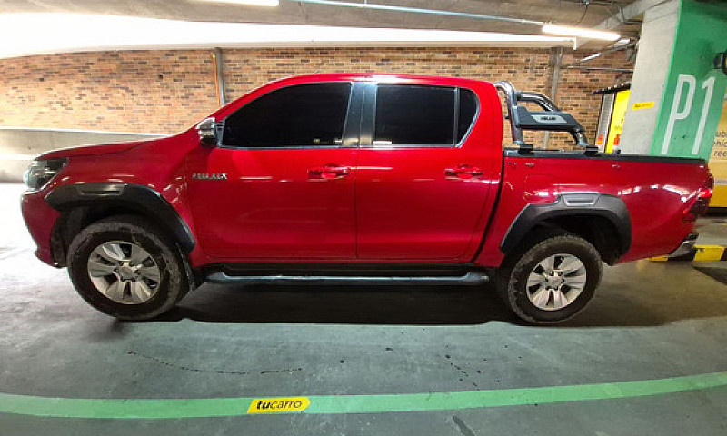 Toyota Hilux 2.0 Srv...