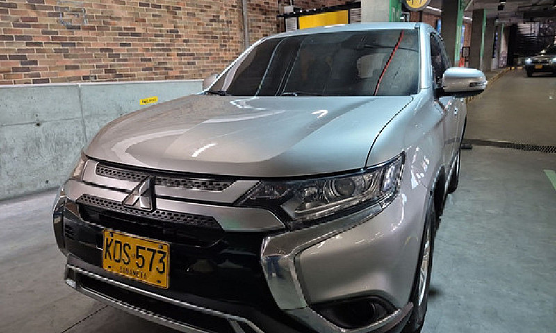 Mitsubishi Outlander...