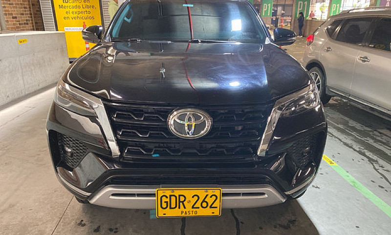Toyota Fortuner 2.7L...