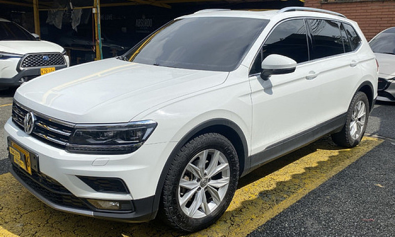 Volkswagen Tiguan 1....
