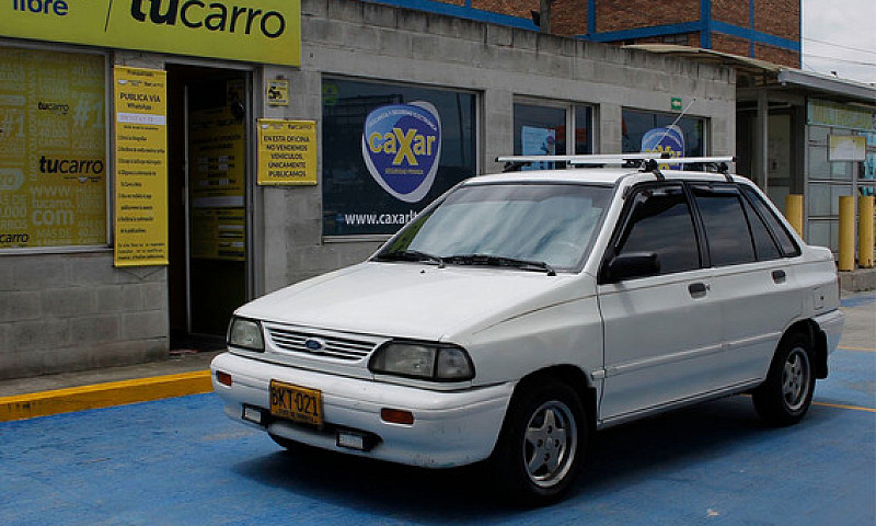 Ford Festiva Avila...