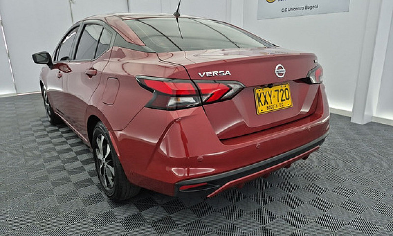 Nissan Versa 1.6 Sen...