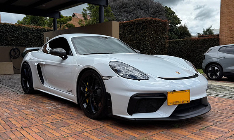 Porsche 718 Cayman G...