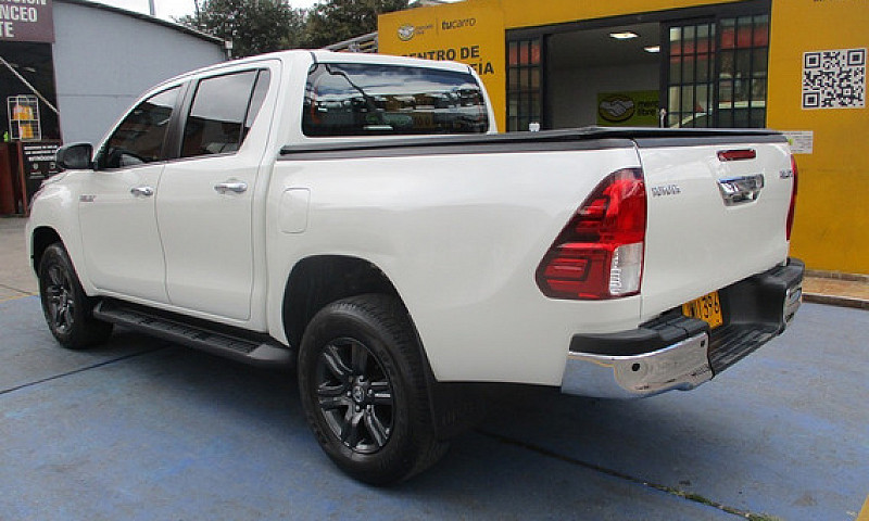 Toyota Hilux  4X4 24...