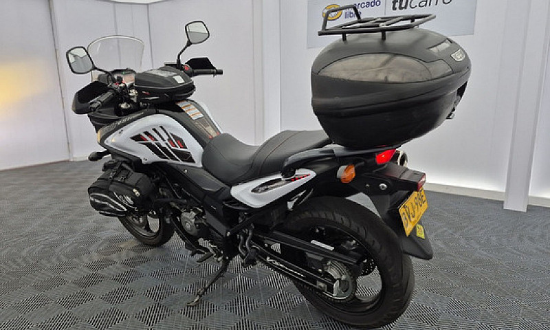 Suzuki V-Strom Dl650...