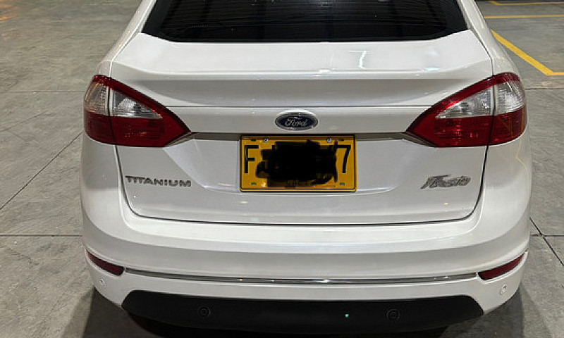 Ford Fiesta Titanium...