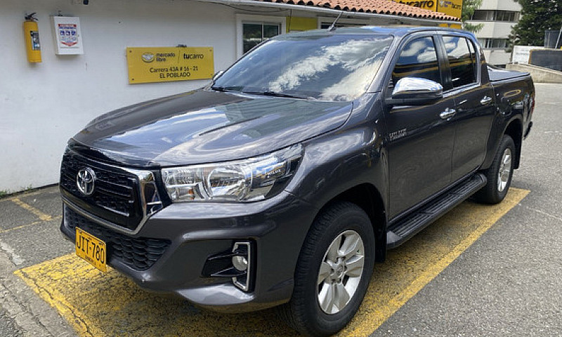 Toyota Hilux  2.8 Sr...