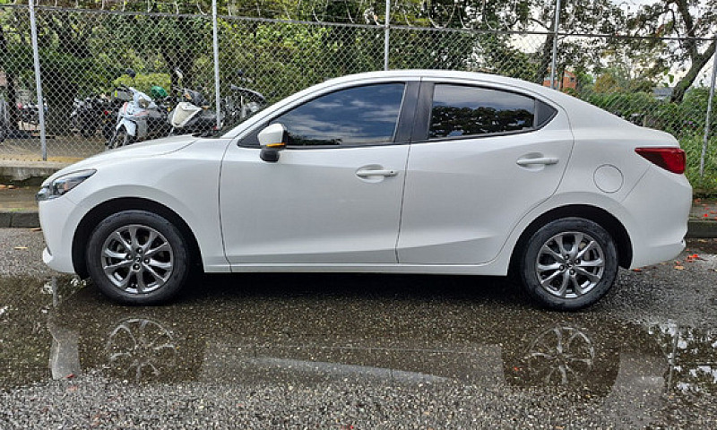 Mazda 2 1.5 Prime At...