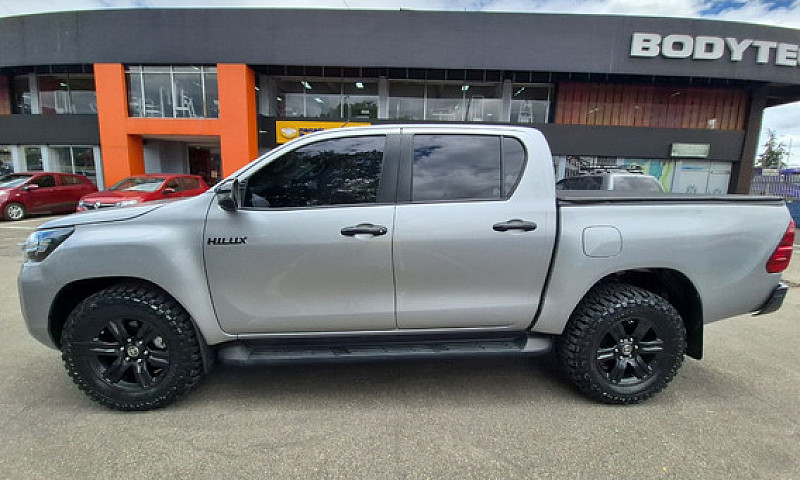 Toyota Hilux 2.4 Dié...