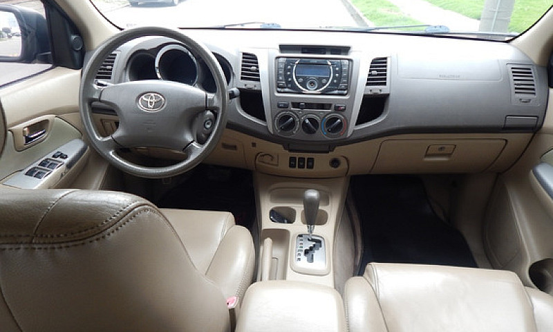 Toyota Fortuner 2.7L...