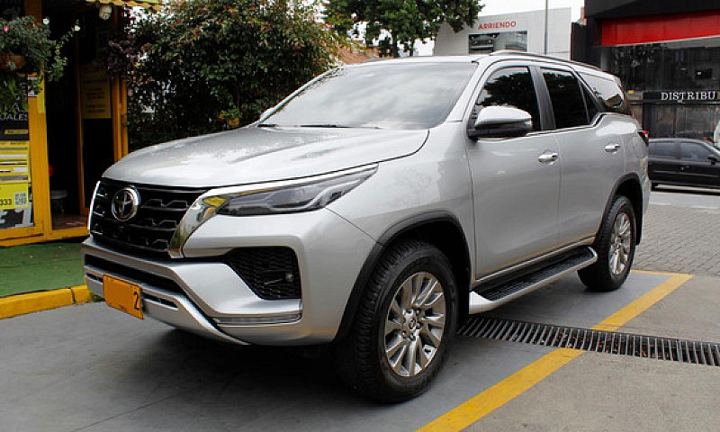 Toyota Fortuner Srv ...