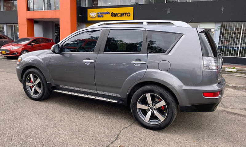 Mitsubishi Outlander...