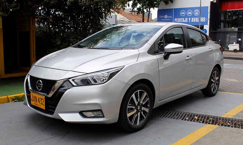 Nissan Versa 1.6 Sen...