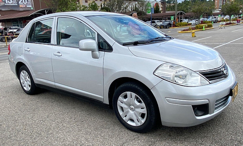 Nissan Tiida 1.8 Mii...