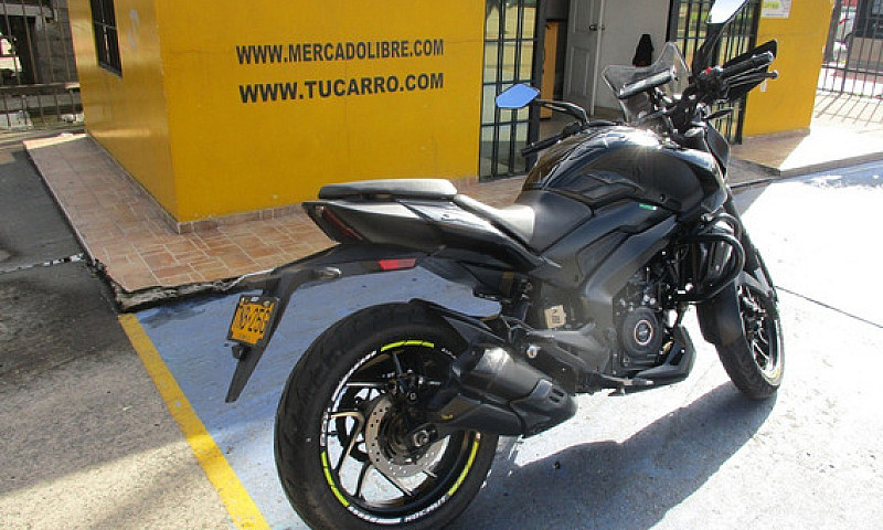 Moto Bajaj Dominar D...