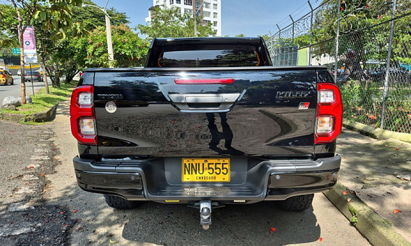 Toyota Hilux 2.8 Grs...