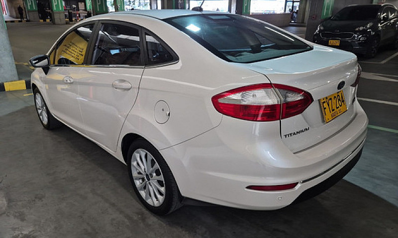Ford Fiesta 1.6 Tita...