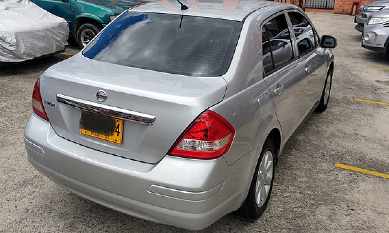 Nissan Tiida 1.8 Mii...