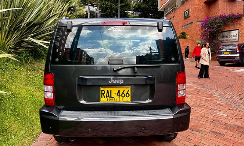 Jeep Cherokee 3.7 Sp...