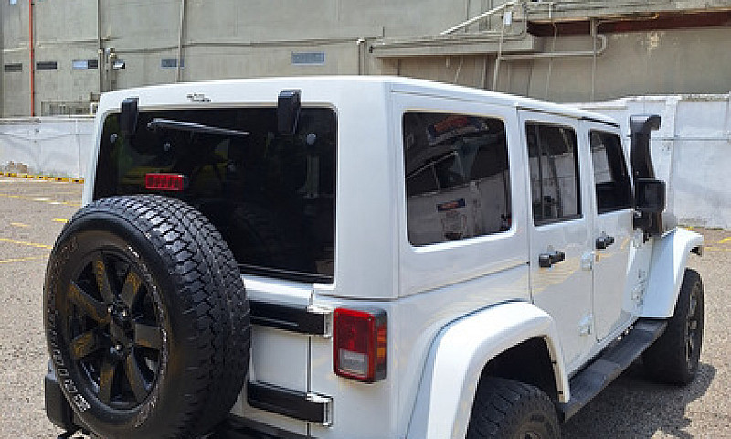 Jeep Wrangler Unlimi...