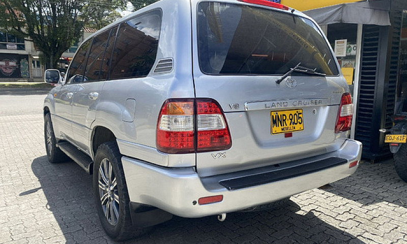 Toyota Land Cruiser ...