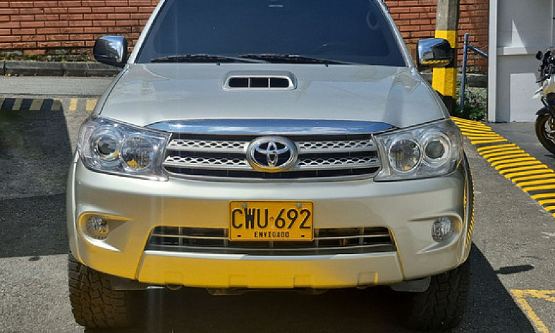 Toyota Fortuner 3.0 ...